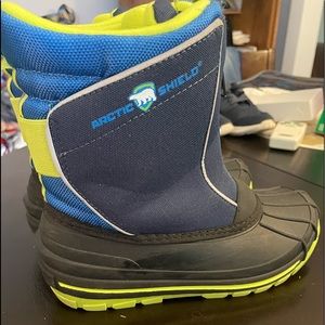 Arctic Shield boys snow boots